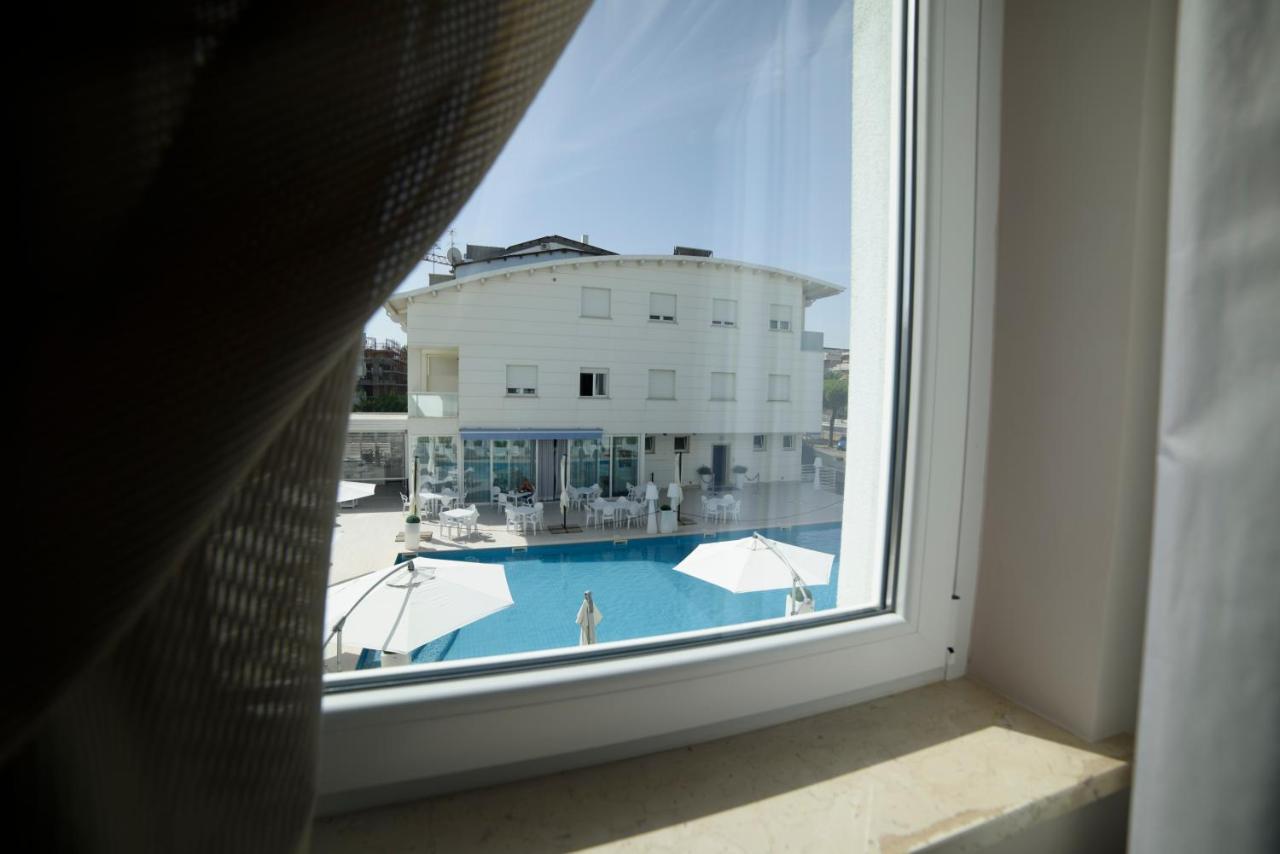 Case Vacanze Blue Bay Resort Roseto Degli Abruzzi Exterior photo