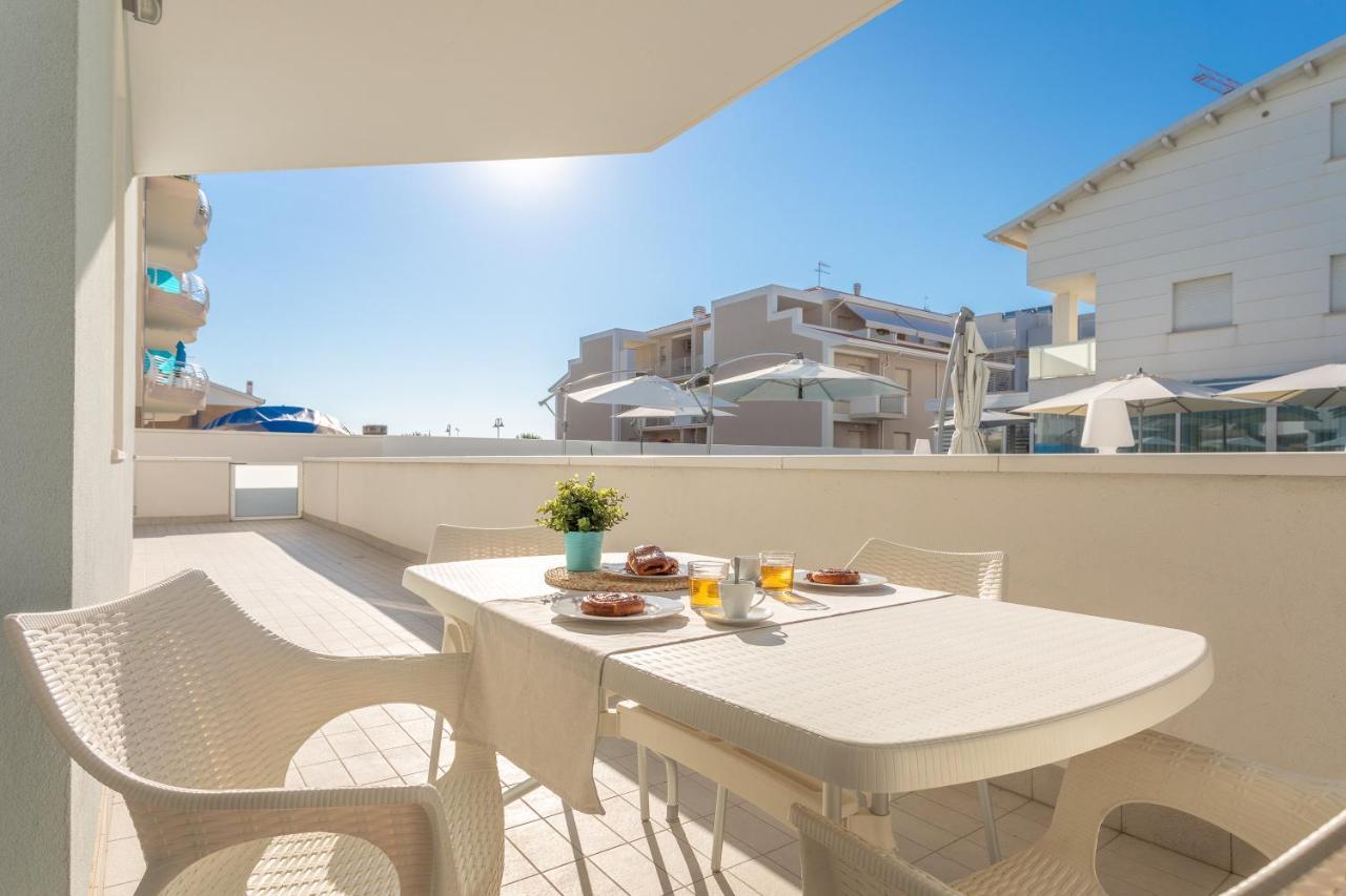 Case Vacanze Blue Bay Resort Roseto Degli Abruzzi Exterior photo