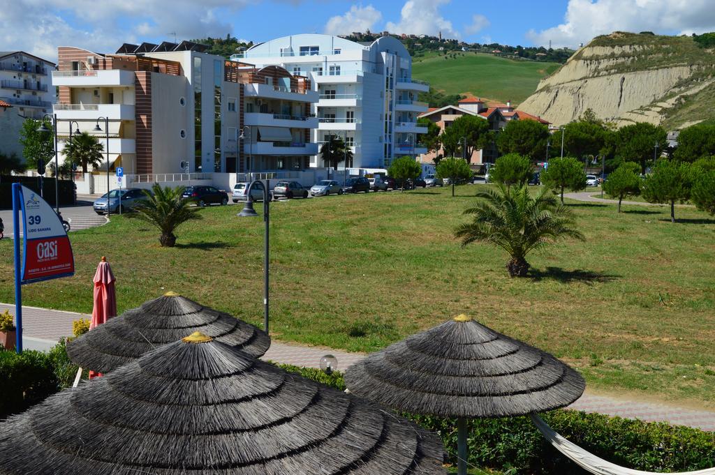 Case Vacanze Blue Bay Resort Roseto Degli Abruzzi Exterior photo