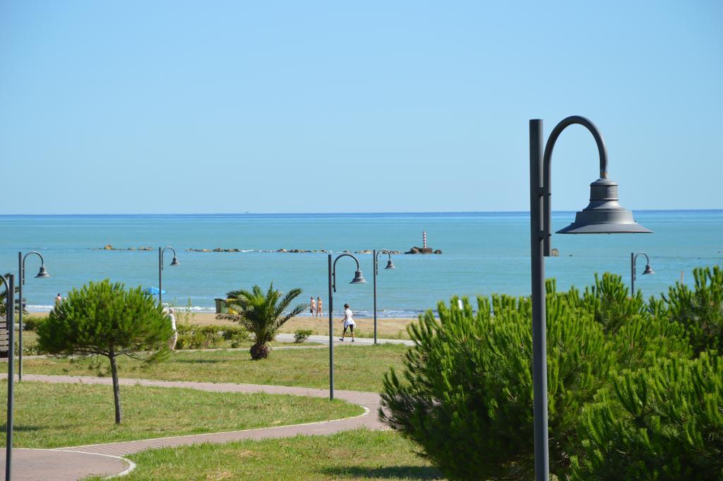 Case Vacanze Blue Bay Resort Roseto Degli Abruzzi Room photo